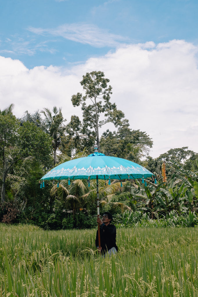 Bali Sonnenschirm - blau halb silber - 280cm