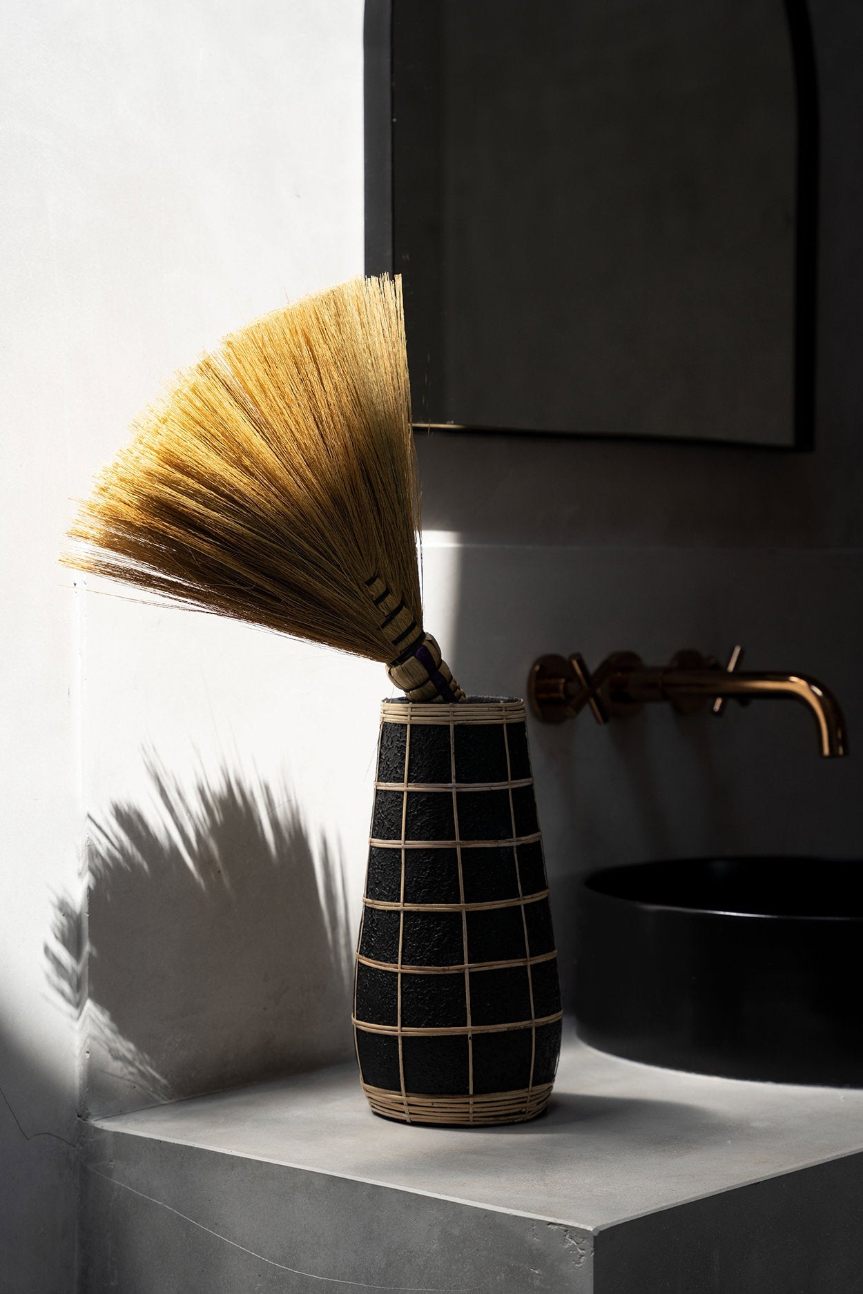 Die Cutie Vase - Schwarz Natürlich - L