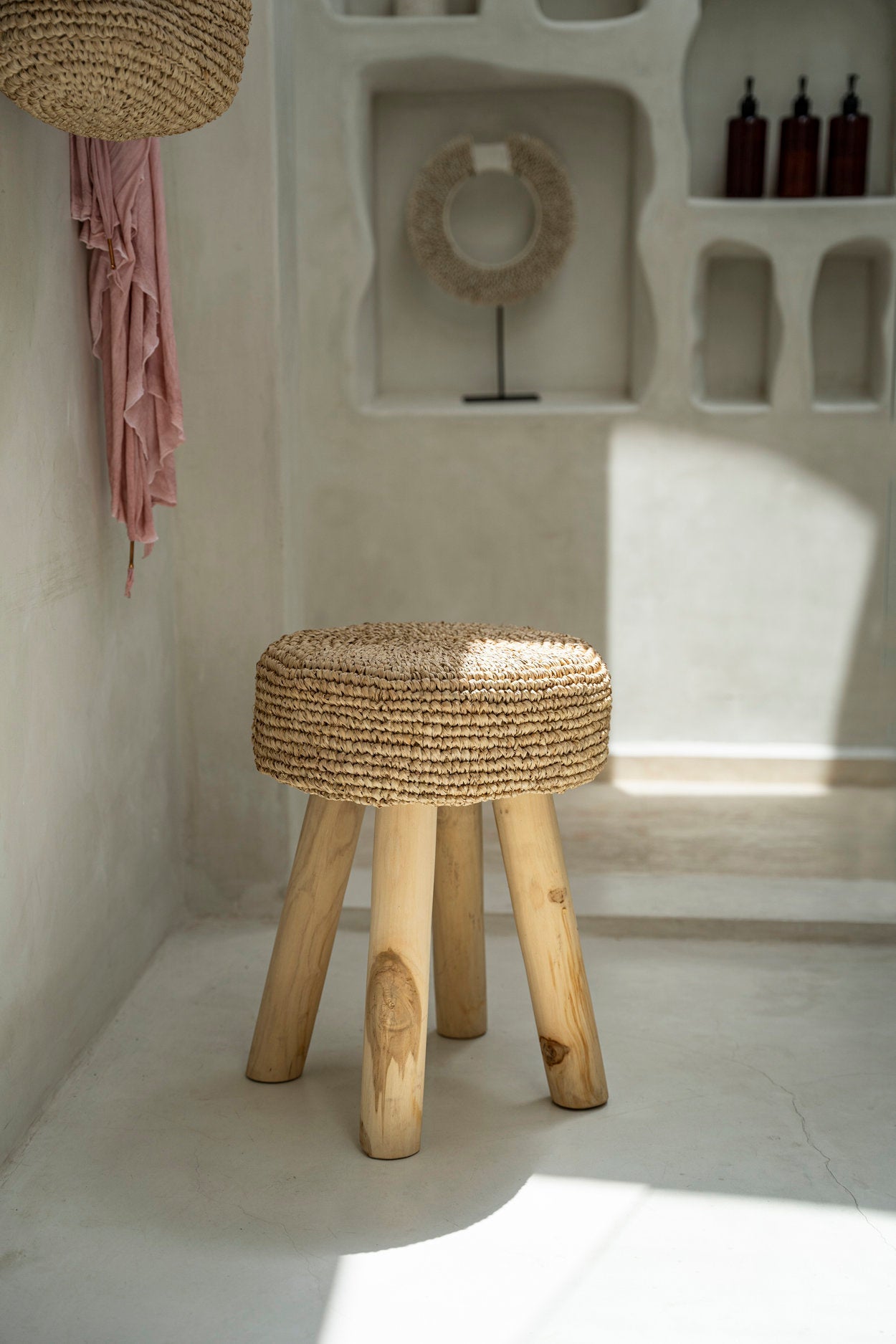 Der Raffia-Hocker - natürlich