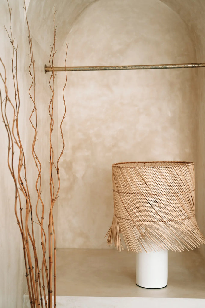 Die Rattan Tischlampe - Weiß Natur