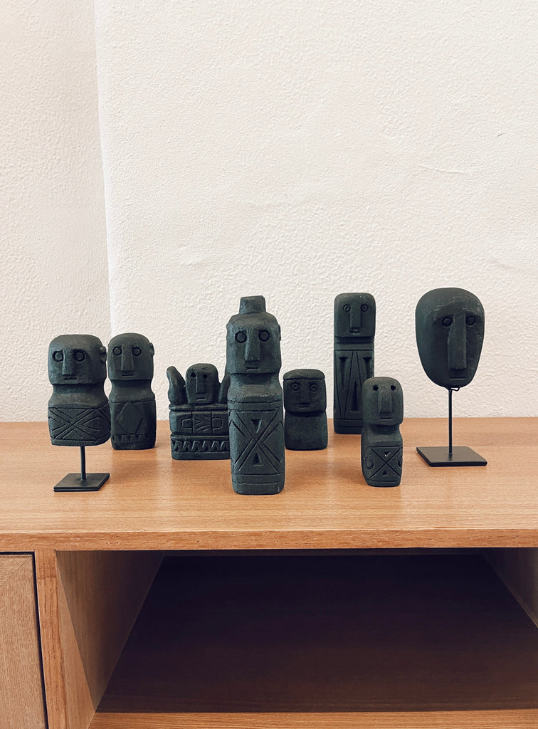 Maun Kik Hate Stone Statue Schwarz