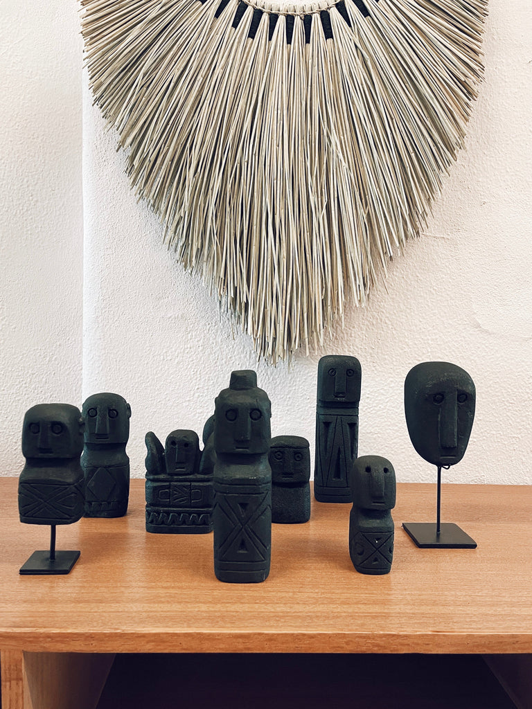 Maun Kik Hate Stone Statue Schwarz