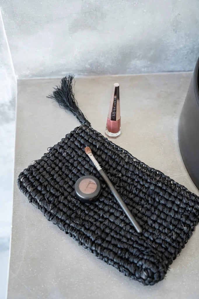 The Raffia Clutch mit Reißverschluss - Schwarz - S